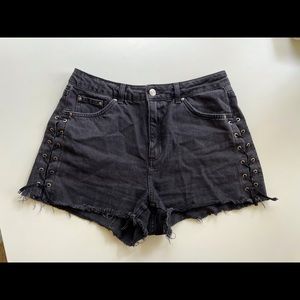 TOPSHOP Jean shorts (size 8)